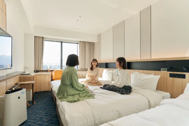 غرفة سوبيريور بسريرين منفصلين مع سرير سحّاب إضافي مع سرير إضافي، KEIO PRELIA HOTEL SAPPORO 3/4