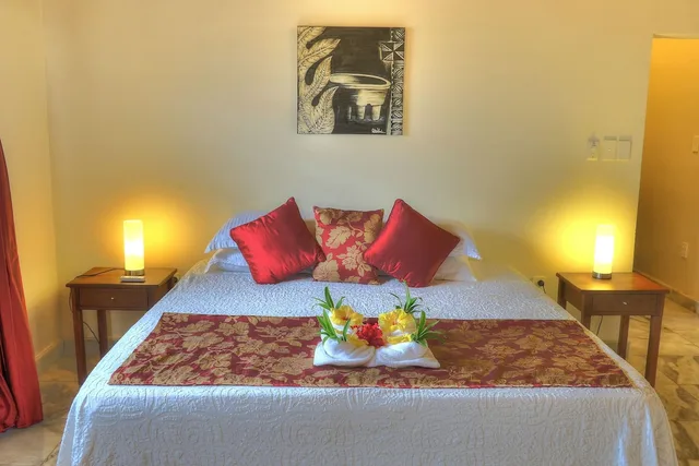 Suite, King Bed, Beach Front، Return To Paradise Resort 2/4