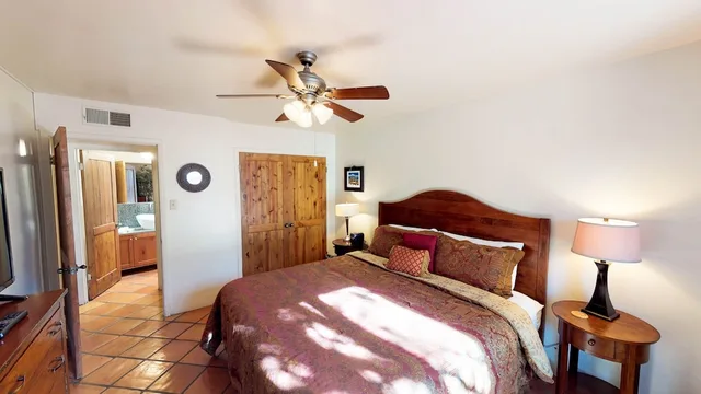1 Bedroom, Condominium, Queen Bed، Fort Marcy Hotel Suites 3/10
