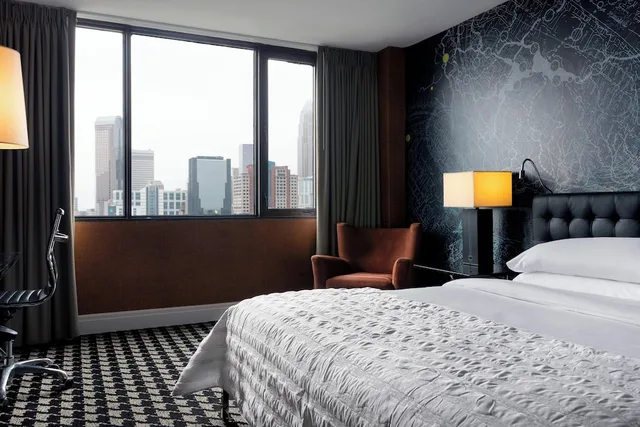 جناح بريميوم ركني بسرير كينج، Le Meridien Charlotte 4/6
