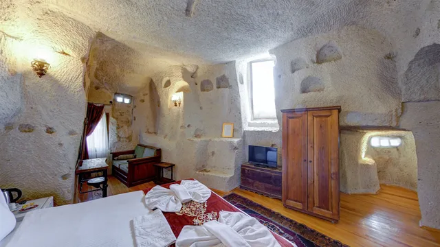 غرفة تقليدية بسرير كوين، Dervish Cave House 6/10