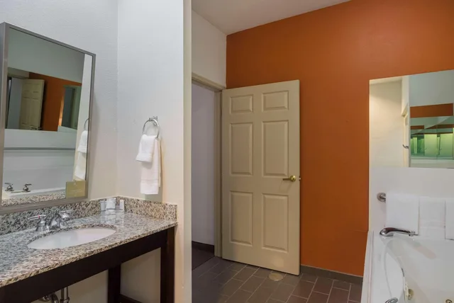 جناح، Sleep Inn & Suites Danville IL 2/2