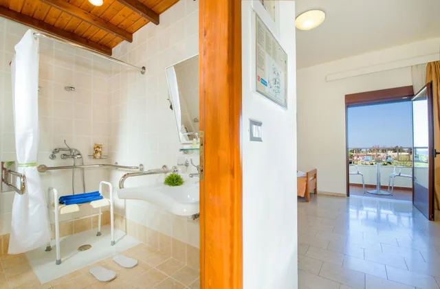 Room, Twin Beds, Eria Resort Accessible Holidays 3/3
