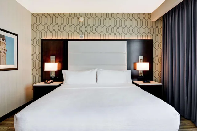 غرفة بسرير كينج بغرفة نوم واحدة لذوي الإعاقة، Embassy Suites By Hilton Plainfield Indianapolis Airport 1/3