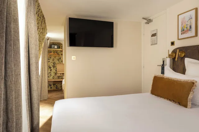 غرفة ثلاثية، Hotel D Espagne 8/10
