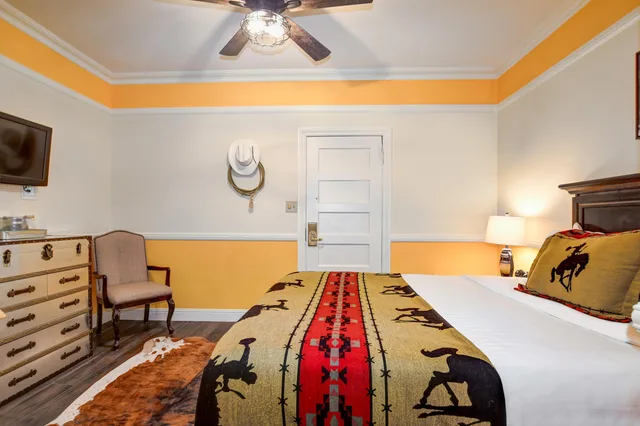 Space, King Bed, Large، Hotel St. Michael, BW Premier Collection 6/8