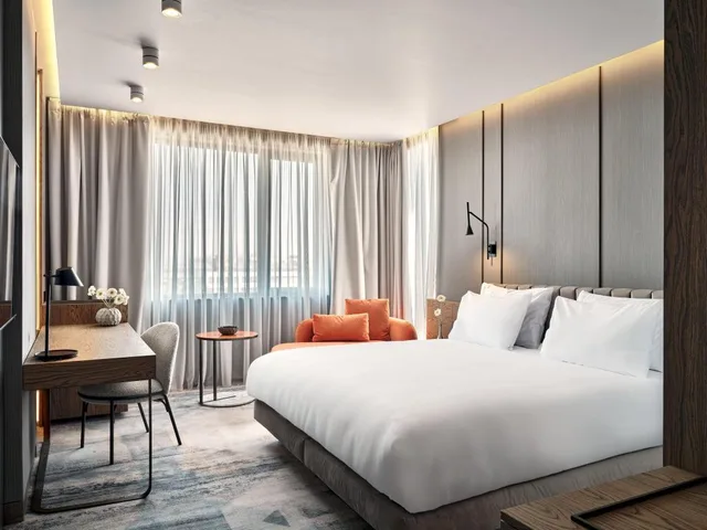 Premium, Queen Bed, Crowne Plaza Sofia An Ihg Hotel 3/7