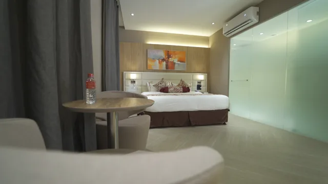 جناح تنفيذي، Red Hotel Cubao 3/4