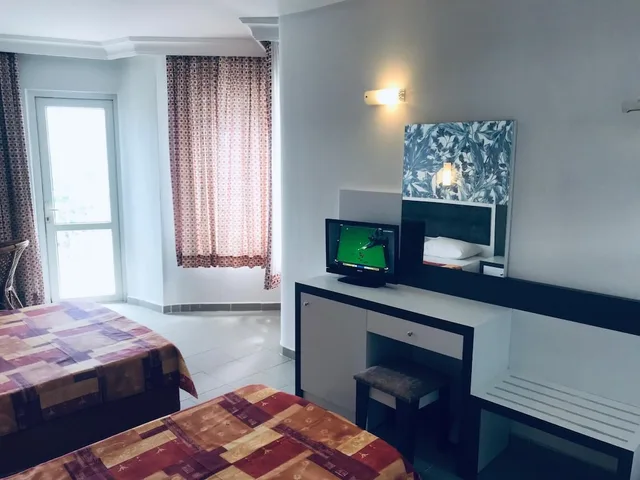غرفة قياسية بسريرين منفصلين بإطلالة على المسبح، Azak Beach Hotel 1/9