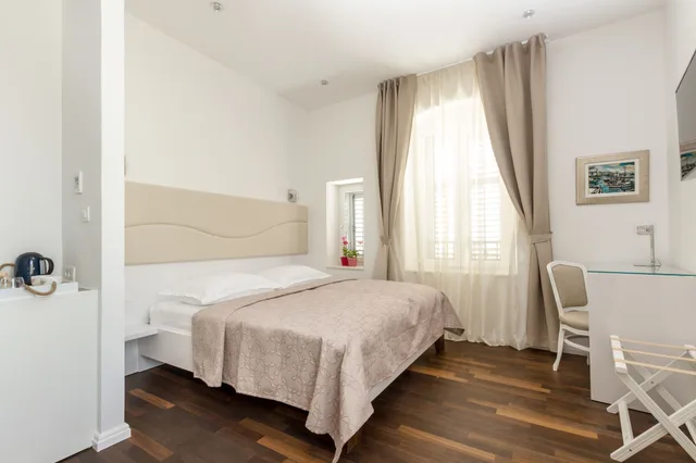 غرفة ديلوكس بسرير كوين بإطلالة على المدينة، Pellegrini Luxury Rooms 1/6
