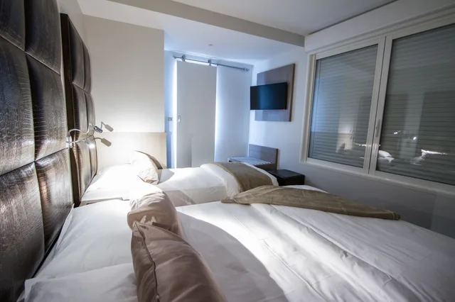 غرفة سوبيريور ثلاثية بسرير كوين وسرير فردي بإطلالة على البحر، Hôtel La Santa 2/7