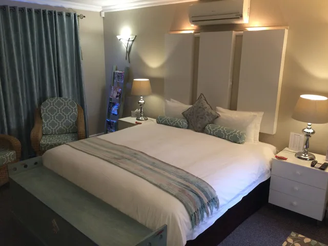 غرفة كومفورت بسرير كينج بإطلالة على البحر بغرفة نوم واحدة، Bay View Somerset West 1/10