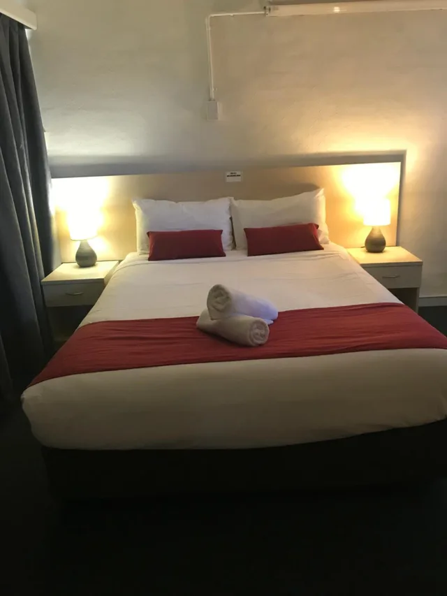 غرفة قياسية بسرير مزدوج أو سريرين منفصلين، KAPUTAR MOTEL - NARRABRI 2/2