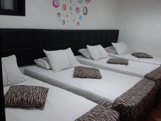 غرفة قياسية رباعية بسريرين كينج، Hotel Santiago Plaza 1/2