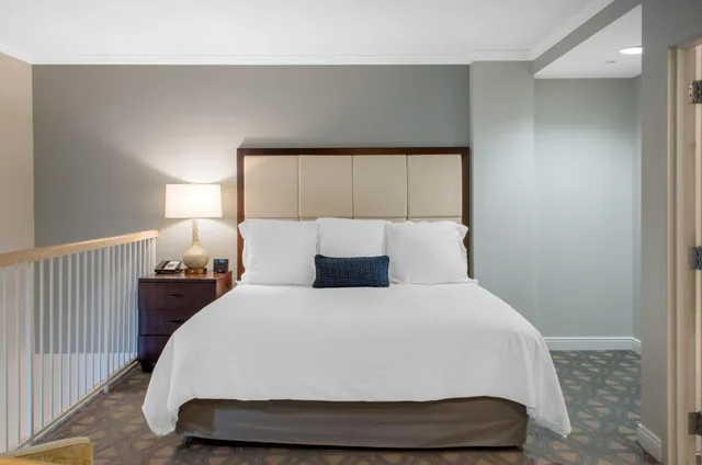 Hospitality, Loft, Suite, King Bed، The Riverfront Hotel New Orleans 1/5