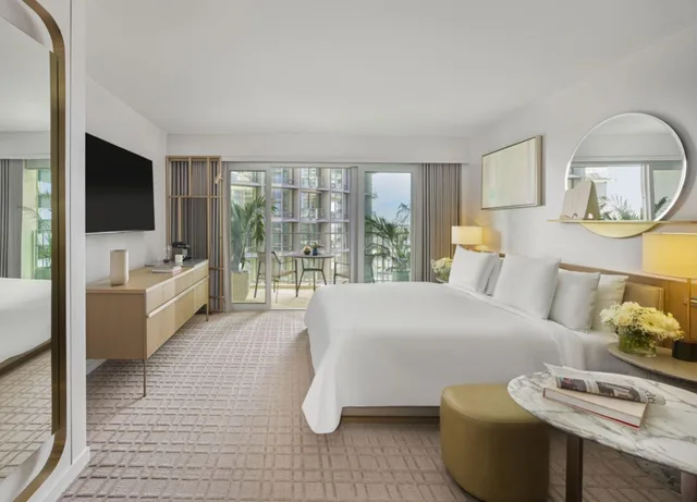 Plaza, Century, King Bed, Balcony, Accessible, Fairmont Century Plaza Los Angeles 3/8