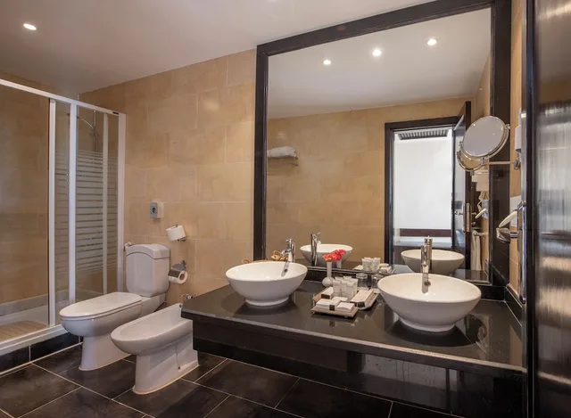 West Bay, Premium, Suite, 1 King and 1 Single Beds, Sea View, Adult Only، Fort Arabesque Beach Resort 4/4