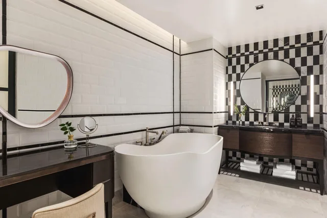 Premium, Suite, King Bed, Urban View, Living Area، Canopy by Hilton San Francisco SoMa 2/2