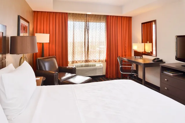 Standard, Queen Bed, Holiday Inn Amarillo West Medical Center 2/2