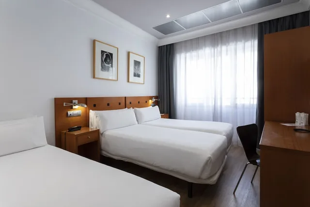 Room, Triple, Petit Palace Cliper Gran Via 4/10