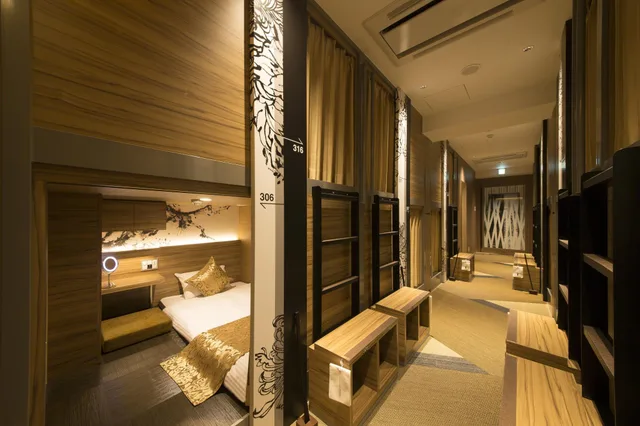 Capsule, Male Dorm, Hotel Cargo Shinsaibashi 1/1