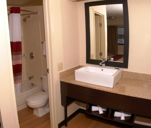 Non-Smoking Superior 1 King Bed, Micro-Fridge, Red Roof Plus Philadelphia Airport 5/6