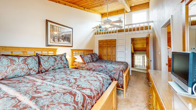 غرفة متصلة ديلوكس بسرير كينج وسريرين كوين بـ3 غرف نوم، Laurelwood A Destination Residence 3/8