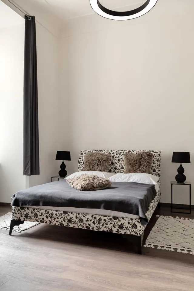 استوديو ديلوكس بسرير كينج وسرير كوين، Old Town Square Residence by Emblem 2/4