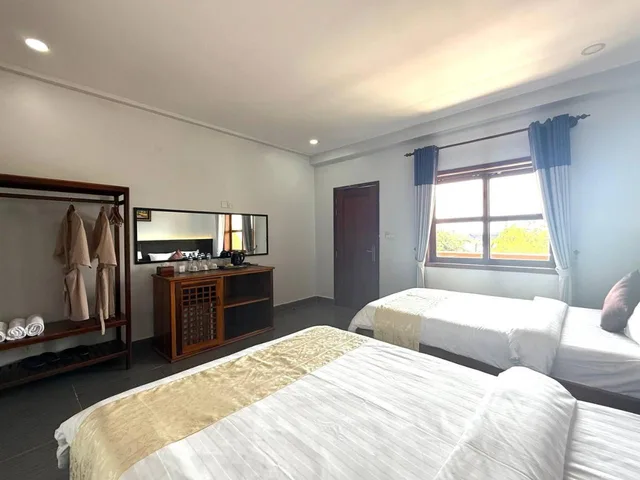 غرفة قياسية بسريرين منفصلين بإطلالة على الجبل، Two Moons Hotel 3/6