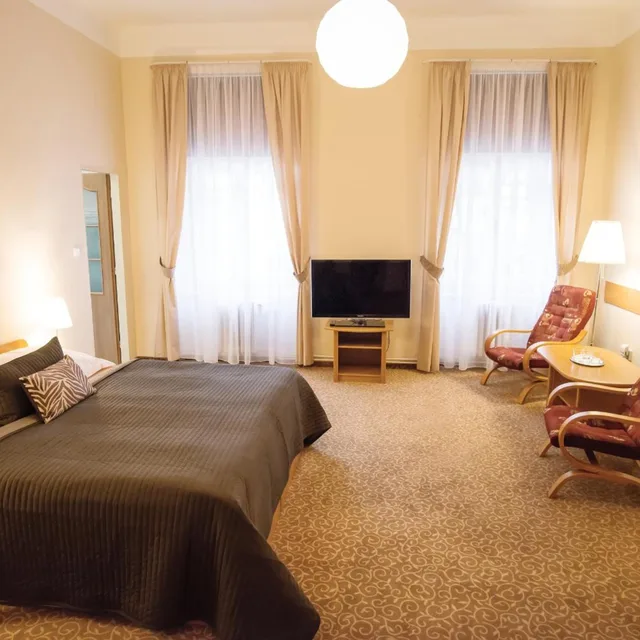 غرفة رباعية بسرير فردي، Hotel City Bell 2/7