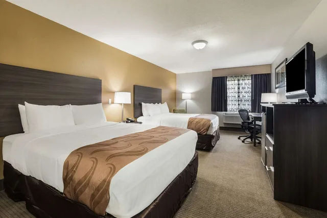Room, 2 Queen Beds, Quality Inn Clare 2/2