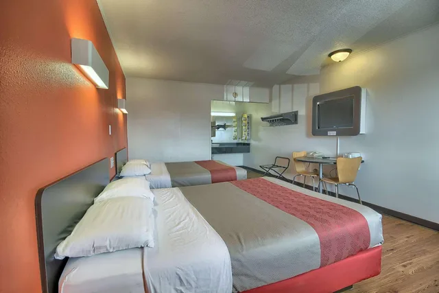 غرفة بسريرين كوين للمدخنين لذوي الإعاقة، Motel6 Lima, OH 4/7
