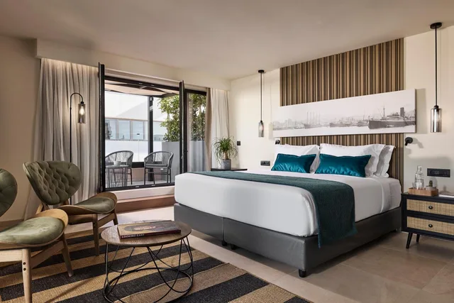 جناح تنفيذي بإطلالة على المدينة بشرفة، Athenarum Portus Life & Style Hotel Piraeus 1/10