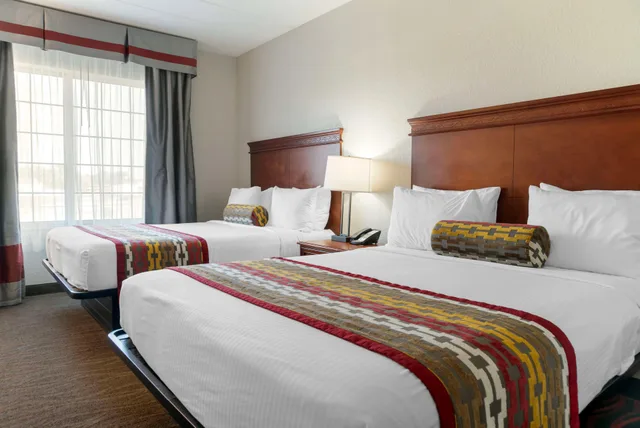 Suite, 2 Queen Beds, Executive Inn & Suites 1/3