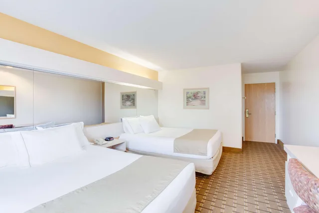 غرفة قياسية رباعية، SureStay Hotel by Best Western Christiansburg Blacksburg 1/3