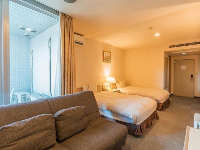 غرفة ديلوكس بسريرين منفصلين بشرفة، Hotel New Century 1/6