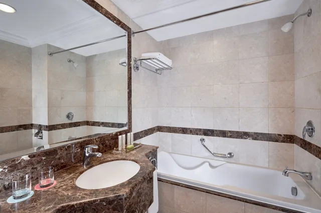 غرفة بريميوم بثلاثة أسرّة، مريديان مكة(Le Meridien Makkah) 10/10