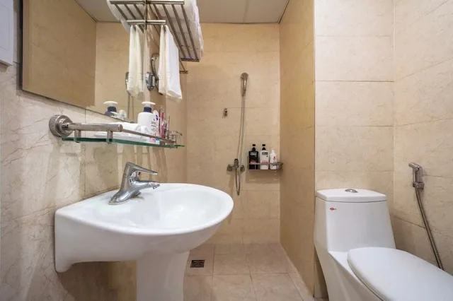 Standard, Queen Bed, A25 Hotel 221 Bach Mai 4/4