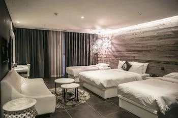 Designer, Suite, Triple، Hotel The Designers LYJ Gangnam Premier 1/1