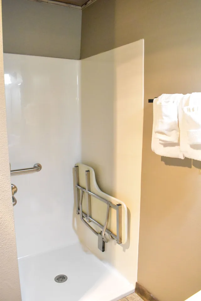 2 Bedrooms, Condo, King and Queen Bed, Murphy Bed, 2 Sofa، Indian Point Lodge Amp Condominiums 2/2