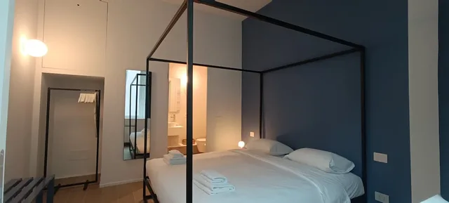 شقة بسرير مزدوج مع أريكة، easyhomes - City Centre Suites 2/10