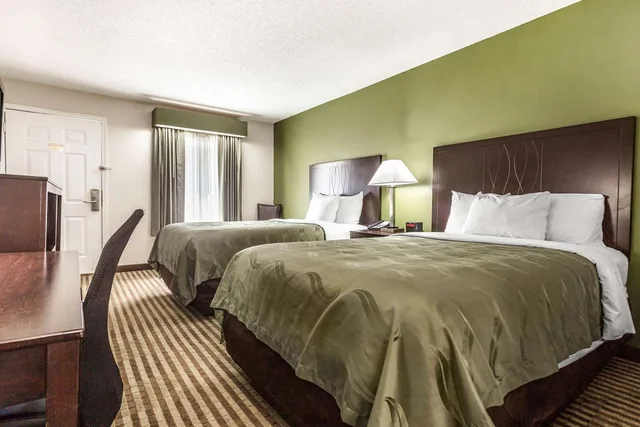 غرفة بسريرين مزدوجين للمدخنين، Quality Inn Lancaster SC 2/4