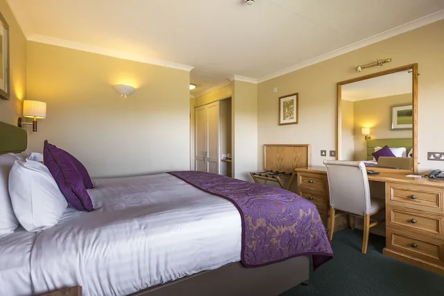 Superior, Double Bed, Hellidon Lakes Golf Spa Hotel 1/3