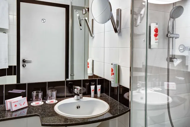 غرفة قياسية بسرير مزدوج، INTERCITYHOTEL CELLE 4/4