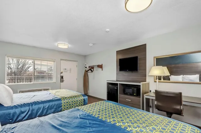 غرفة بسريرين كوين، Grove City Travel Inn Columbus South 1/7