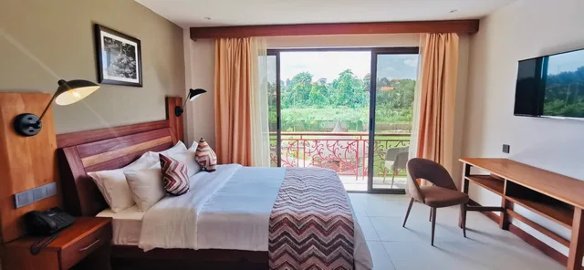 جناح رئاسي، Kampala Nile Resort 2/2