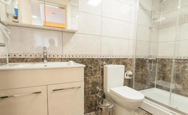 Classic, Penthouse, Queen Bed, Sofa, Best Fulya Apart 3/3