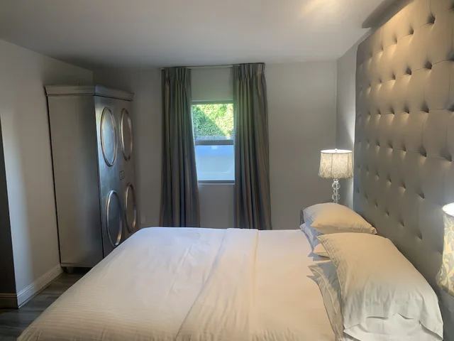 غرفة سوبيريور بسرير كينج لذوي الإعاقة، La Sky Boutique 1/5