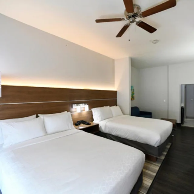 غرفة تنفيذية بسريرين كوين، Holiday Inn Express Hotel & Suites Seguin 1/5