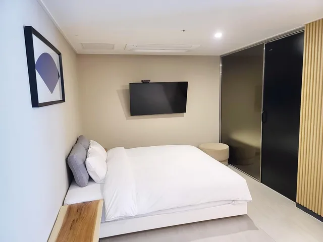 Friends and Family, Quadruple، Hound Hotel Busan Station 1/2